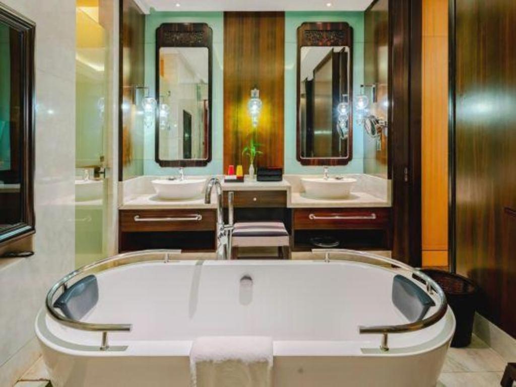 Eadry Royal Garden Hotel Haikou Haikou  Exterior photo